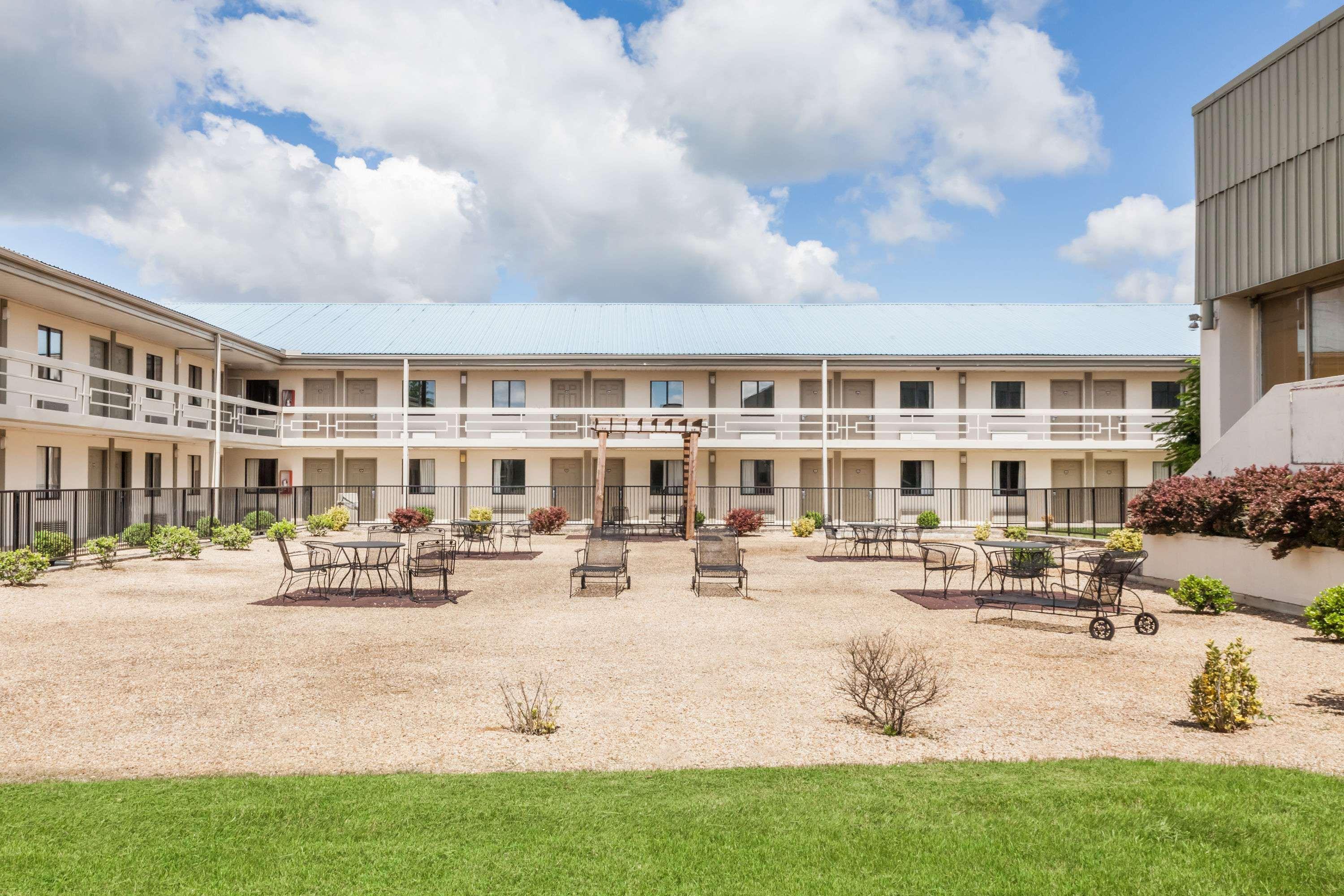 Super 8 By Wyndham Monteagle Tn Motel Exterior foto